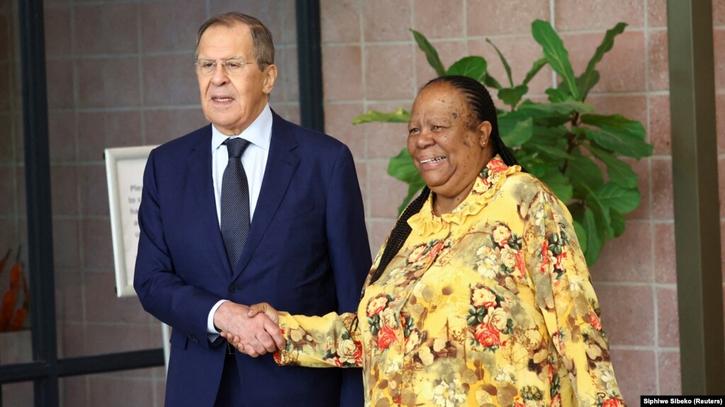 Ngoại trưởng Nam Phi Naledi Pandor và Ngoại trưởng Nga Sergei Lavrov.