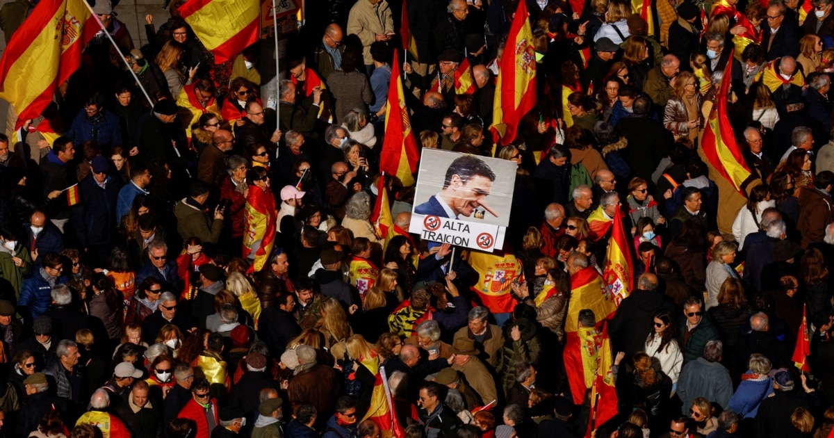 Thousands Join Rightist Rally Against Spanish Government