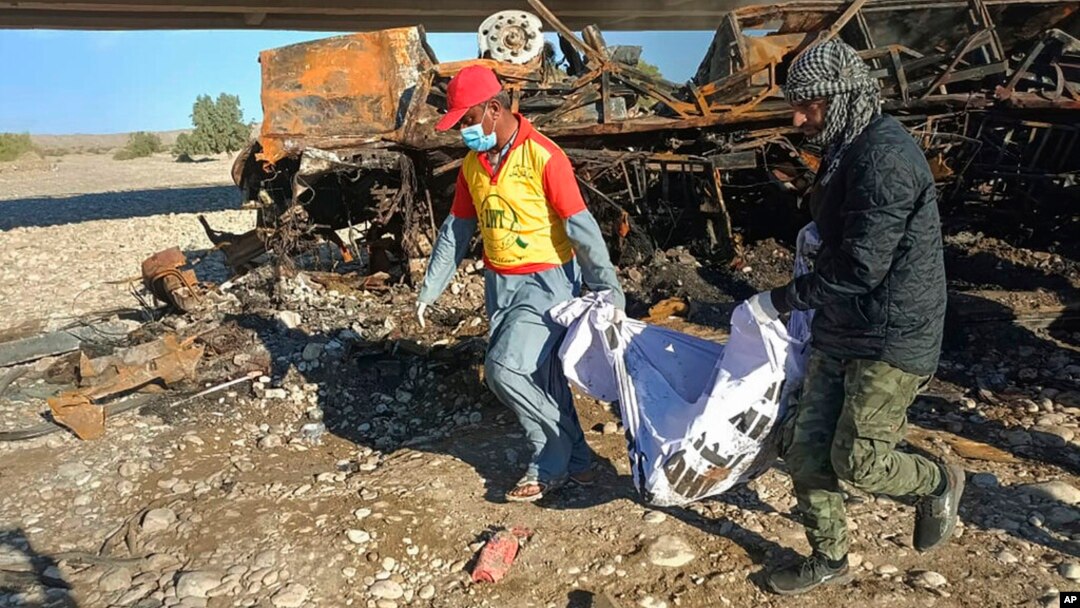 حادثے میں صرف تین افراد زندہ بچ سکے
