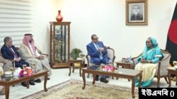 প্রধানমন্ত্রীর কার্যালয়ে প্রধানমন্ত্রী শেখ হাসিনার সঙ্গে সাক্ষাৎ করেন ঢাকায় অবস্থানরত ইসলামি সহযোগিতা সংস্থা’র (ওআইসি) সাতটি সদস্য রাষ্ট্রের রাষ্ট্রদূত ও হাইকমিশনার 