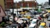 La pénurie d'essence entraîne des files d'attente de plusieurs kilomètres dans la capitale nigériane.