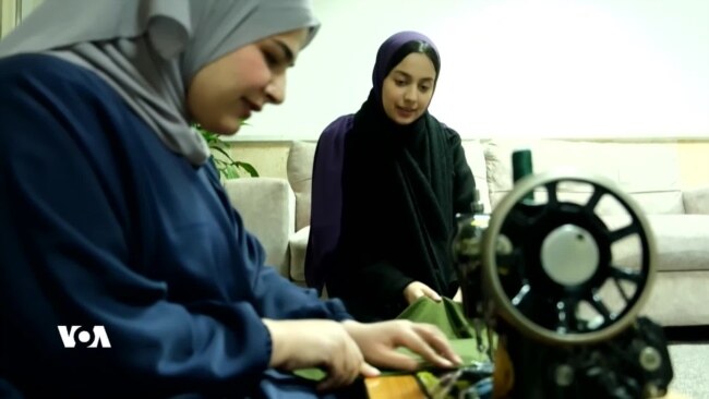 خوێندکارێکی زانکۆی هەڵەبجە لە بەشە ناوخۆییەکەی کاری دروومان دەکات