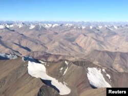 لداخ کے خطے میں پہاڑوں کی چوٹیاں برف سے خالی ہوتی جا رہی ہیں۔ 14 ستمبر 2020