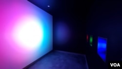 El Museo del Ilusionismo abrió en Washington con una exhibición interactiva de más de 50 efectos visuales. [Foto: Tomás Guevara, VOA]
