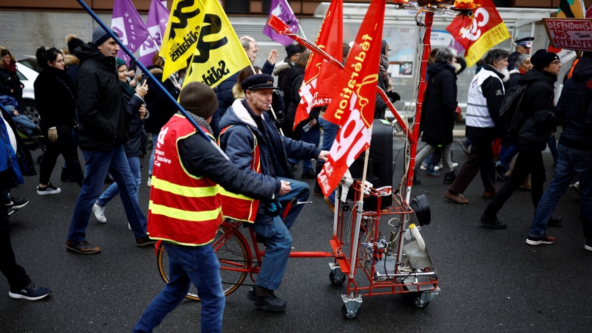 Grève Massive En France Contre La Réforme Des Retraites