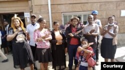 Members of Mthwakazi Republic Party outsine Bulawayo Magistrates Courts 