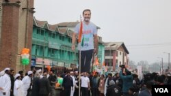 The Indian National Congress ended their 135-day march Sunday after hoisting the Indian national flag at Lal Chowk area of Srinagar. (Wasim Nabi for VOA)