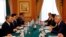 美国和韩国的国防部长在东盟会议期间举行双边会谈。