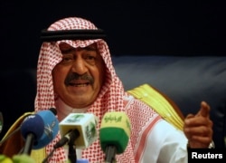 Prince Muqrin bin Abdul-Aziz, brother of Saudi's King Abdullah, gestures during a news conference in Riyadh November 24, 2007. REUTERS/ Ali Jarekji ABIA - Tags: POLITICS HEADSHOT) - RTR33OJ3