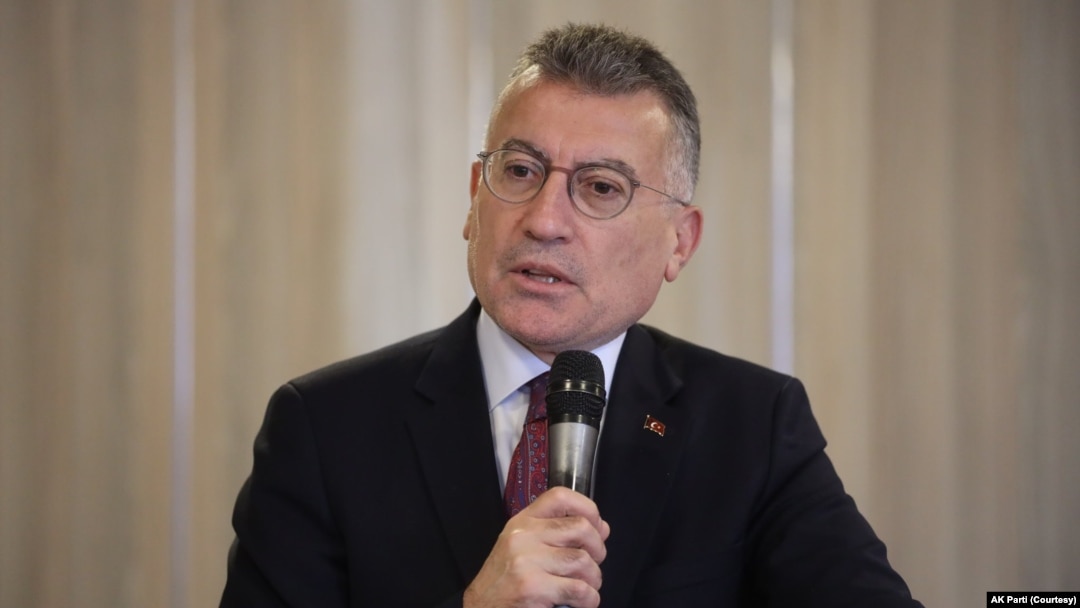 AK Parti Grup Başkanı Güler, DEM Parti'den seçilmiş Mardin, Batman ve Halfeti belediye başkanlıklarına kayyum atanmasına ilişkin soruyu cevapladı. 
