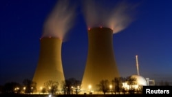 ARCHIVO - La planta de energía nuclear en Grohnde, Alemania, el 5 de marzo de 2013. Las naciones que asistieron a una cumbre el 21 de marzo de 2024 en Bruselas prometieron aumentar la producción de energía nuclear como una forma de frenar el cambio climático.
