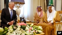 Saudi Arabia's King Salman (right) meets with U.S. Defense Secretary James Mattis, in Riyadh, April 19, 2017. Salman restored financial perks for Saudi Arabia's military and civil servants, who make up two-thirds of working Saudis.