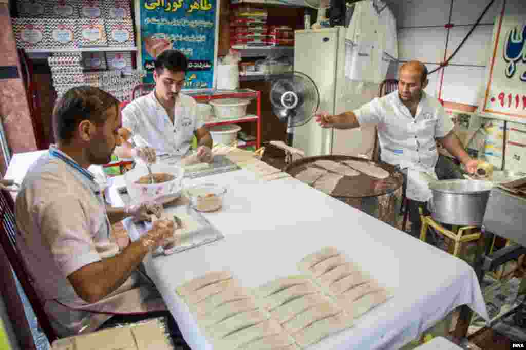 رشته‌ خشکار شیرینی سنتی گیلانی عکس: اشکان شعبانی