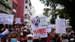 Trabajadores públicos activos durante las protestas sucedidas el pasado 2 de agosto de 2022, en Caracas, la capital.