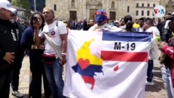 Ciudadanos llegan con la bandera del M-19