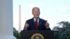 Presiden Joe Biden berbicara dari Balkon Blue Room Gedung Putih di Washington, D.C., 1 Agustus 2022. (Jim Watson/Pool via AP)