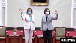 نانسی پلوسی رییس مجلس نمایندگان آمریکا و تسای اینگ ون رئیس‌جمهوری تایوان