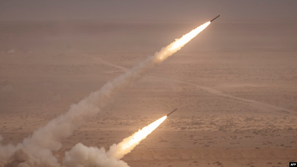 Запуск ракет с помощью системы HIMARS во время военных учений в Марокко, 30 июня 2022 года