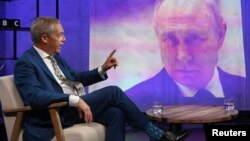 Найджел Фарадж під час інтерв’ю з Ніком Робінсоном у Лондоні, 21 червня 2024 р. Jeff Overs/BBC/Handout via REUTERS