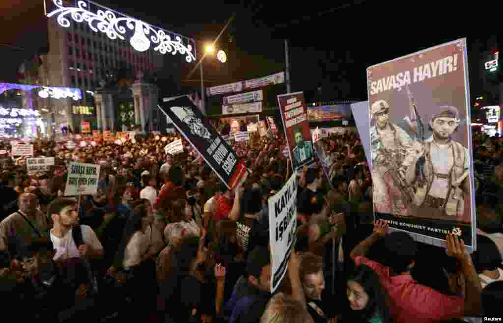 Protesters shout slogans during an anti-war protest in Istanbul, Turkey October 4, 2012.