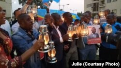 Ba députés ya Lamuka nazali kosenzela liboso ya Cour constitutionnelle, Gombe, Kinshasa, 20 juin 2019. 