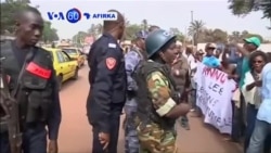 VOA60 AFIRKA: AFRIKA TA TSAKIYA Daruruwan Masu Zanga Zanga Sun Yi Maci A Bangui, Janairu 29, 2016