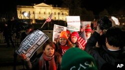 Los grande perdedores fueron los padres de los llamados soñadores amparados por DACA. Ellos quedaron afuera de cualquier protección.