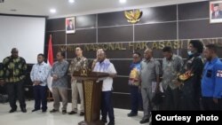 Koordinator Umum Koalisi Rakyat Papua Otniel Deda. (Foto: Komnas HAM)