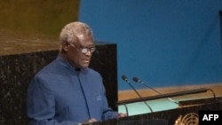 资料照片: 2022年9月23日，所罗门群岛总理马纳西·索加瓦雷在纽约联合国总部向联合国大会发表讲话。