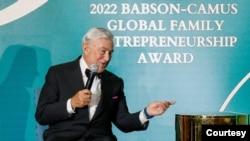 Gustavo Cisneros durante el evento de entrega del premio Family Entrepreneurship 2022 por Babson College y CAMUS en Miami, Florida. Foto: Cortesía Cisneros Media