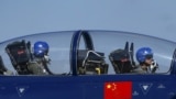 资料照：中国空军J-10战斗机飞行员。