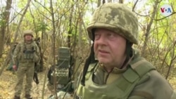 Los soldados ucranianos se atrincheran en el frente de Jersón