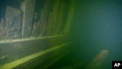 Dieses undatierte Foto zeigt das Wrack eines Schiffes in den Gewässern vor Vaxholm, Schweden. Marinearchäologen in Schweden sagen, sie hätten ein Kriegsschiff aus dem 17. Jahrhundert gefunden, das das Schwesterschiff der Vasa war, einem berühmten Schiff, das auf seiner Jungfernfahrt sank.