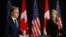 Sekrete d Eta Antony Blinken pran la pawol pandan yon konferans de pres ak Minis Afe Etranje Kanada Melanie Joly, Jedi 27 Oktob, 2022 nan Ottawa, Ontario, Kanada. 