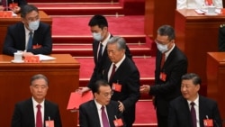 时事经纬(2022年11月1日) - 记者连线：中共被疑海外设立“警察局”，针对持不同政见者；中共20大报道：胡锦涛离席曝光黑幕，政变之说不胫而走