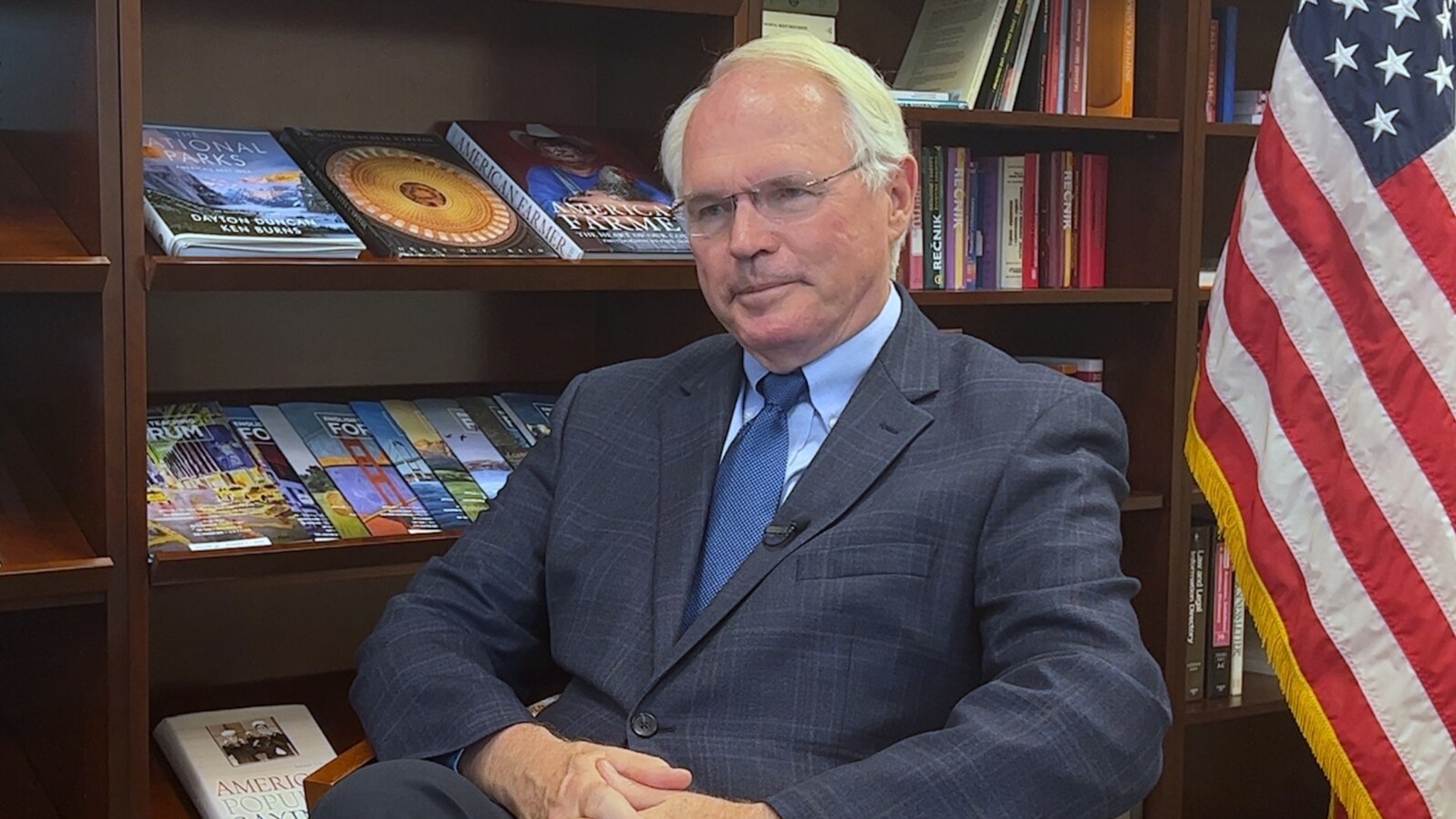 Ambasador SAD Kristofer Hil tokom intervjua za Glas Amerike, 14. oktobar 2022.