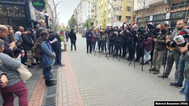 26 Ekim 2022 - Gazetecilere yönelik operasyon Diyarbakır'da protesto edildi