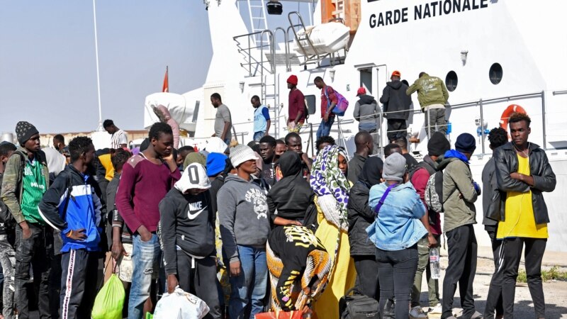 Plus de 800 migrants interceptés en une seule nuit sur les côtes tunisiennes
