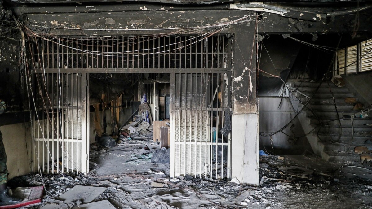 Iranian Activist Alleges Prisoners Were Shot at During Fire - Vimarsana News