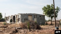 Au nord-est du Nigeria, un des bâtiment par Boko Haram.
