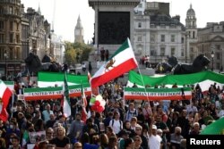 تظاهرات ضدحکومتی جمعی از ایرانیان مقیم بریتانیا در لندن. شنبه ٧ آبان ۱۴۰۱
