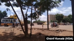 Une artère de la capitale burkinabè, Ouagadougou, au lendemain du putsch perpétré contre le lieutenant-colonel Paul-Henri Sandaogo Damiba.