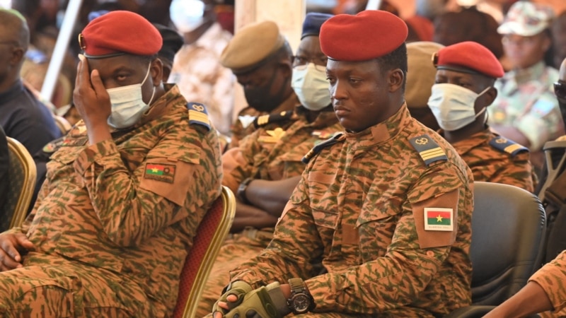 Le capitaine Ibrahim Traoré nomme de nouveaux responsables à la tête de l'armée du Burkina