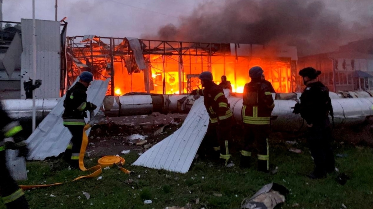 For a Second Day, Russia Strikes Ukraine with Missiles - Vimarsana News