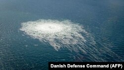 丹麥軍方在丹麥波羅的海博恩霍爾姆島上拍攝的天然氣洩漏照片（2022年9月27日）