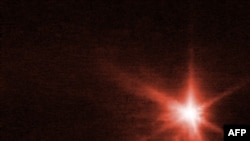 خلائی راکٹ ڈارٹ کے شہابیے ڈیموفوس سے ٹکرانے کے بعد خلائی دوربین جیمز ویب سے حاصل ہونے والی تصویر۔ 29 ستمبر 2022