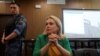 Tribunal ruso ordena arresto de periodista disidente Ovsyannikova