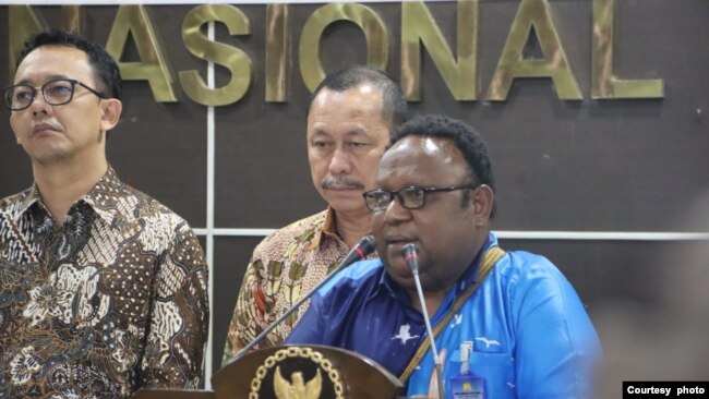 Perwakilan Dewan Perwakilan Rakyat Papua John NR Gobai. (Foto: Komnas HAM)