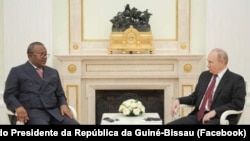 Umaro Sissoco Embaló, Presidente da Guiné-Bissau, e Vladimir Putin, Presidente da Rússia, em Moscovo, Rússia, 25 Outubro 2022