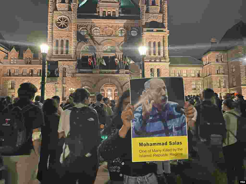 تجمع ۶ اکتبر مقابل دانشگاه تورنتو در همبستگی با مردم معترض داخل کشور